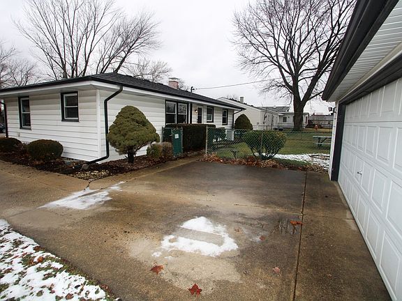 5th image of 408 Bellarmine Dr E