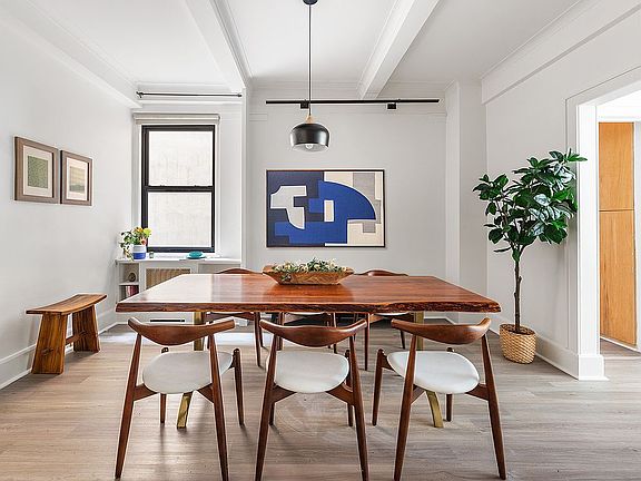 2nd image of 151 W 74th St APT 3A