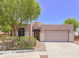 10441 S Avenger Ln, Vail, AZ 85641