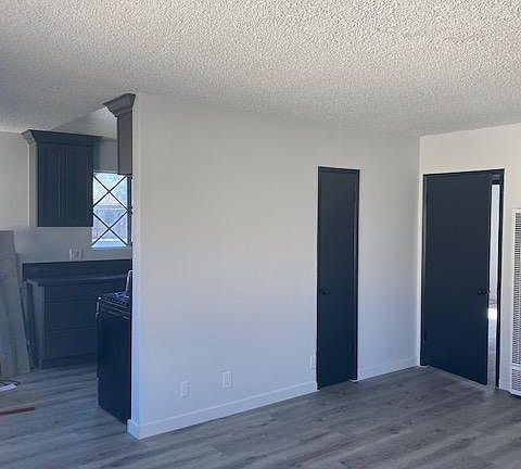4th image of 6939 Fulton Ave #4