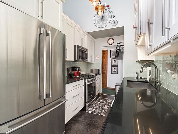 4th image of 206 Sibley Dr Unit A