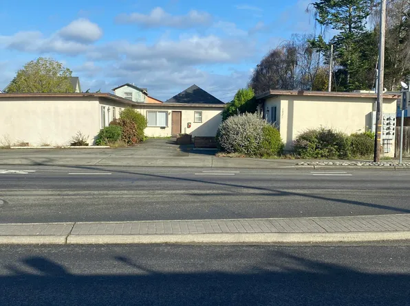 1076 New Navy Base Rd, Arcata, CA 95521
