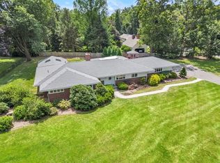 15 Wheel Meadow Ln, Longmeadow, MA 01106