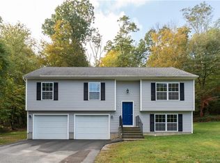 23 Lower Bartlett Rd, Quaker Hill, CT 06375