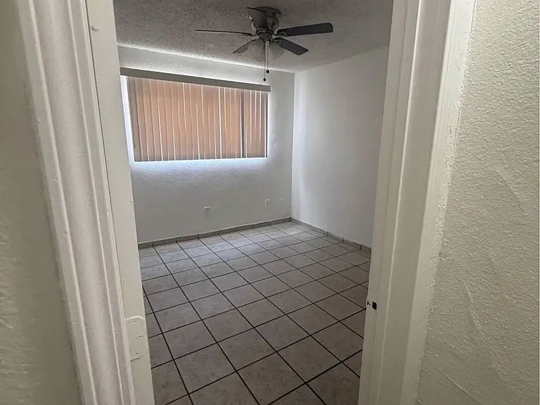 1520 Palm Dr #3 — Photo 3