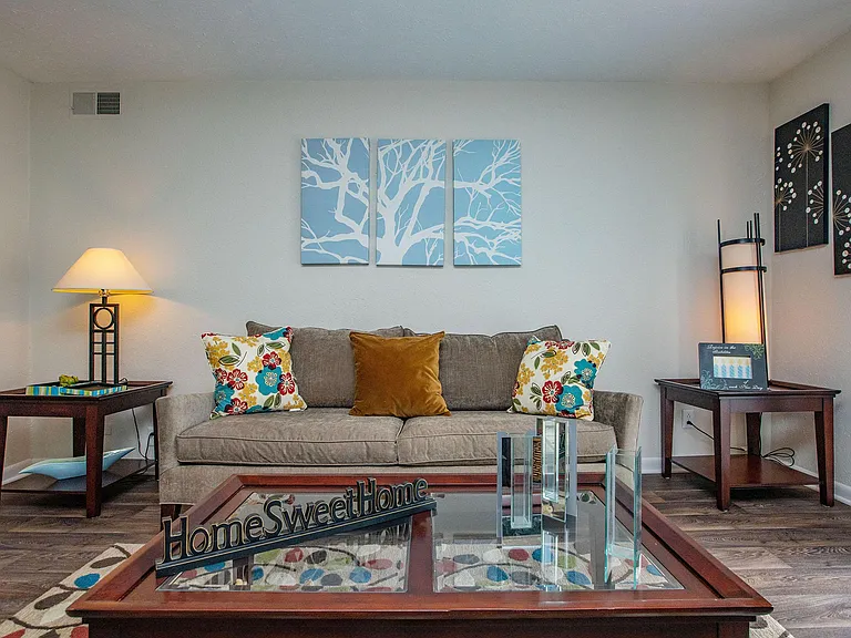 Chase Cove Apartments — Photo 54