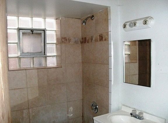 5th image of 7430 S Claremont Ave