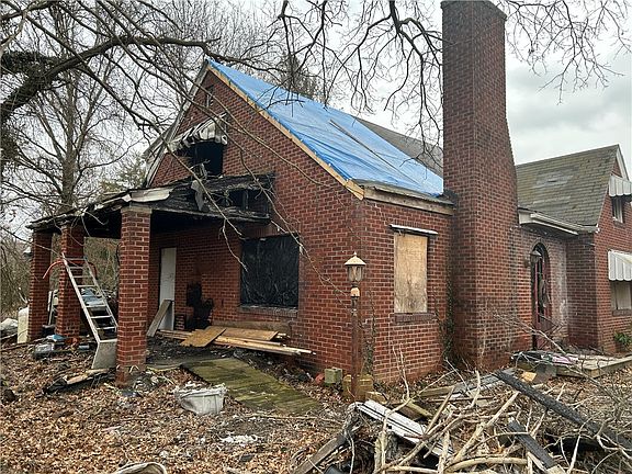 4th image of 1832 S Eighty Eight Rd