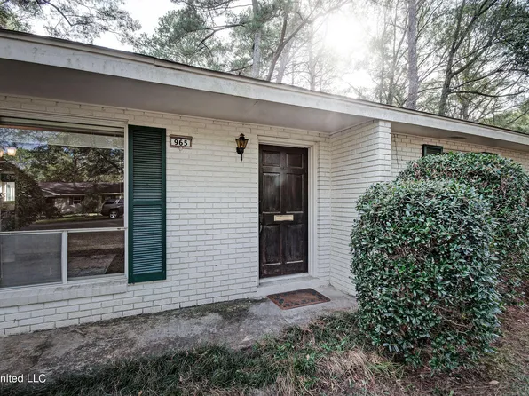 965 Briarwood Dr, Jackson, MS 39211