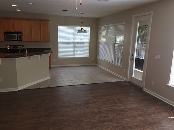 3rd image of 256 Silver Glen Ave