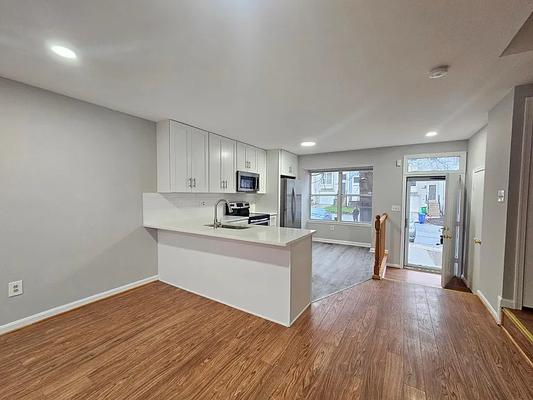 9510 Clocktower Ln — Photo 7