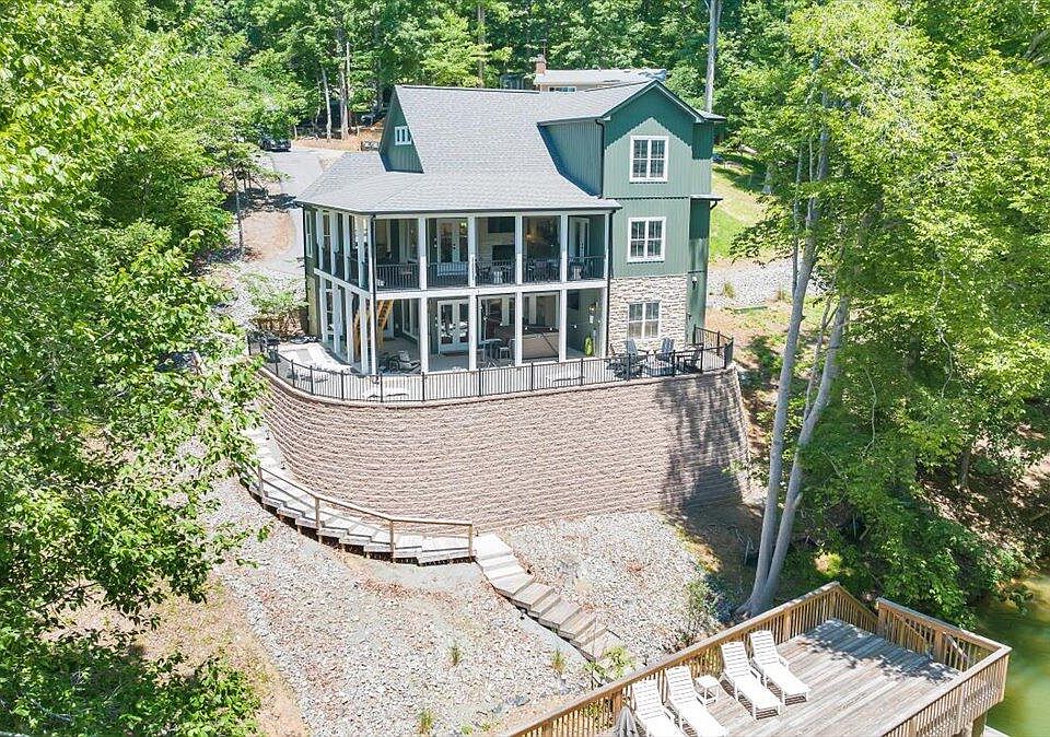 1st image of 212 Driftwood Ct