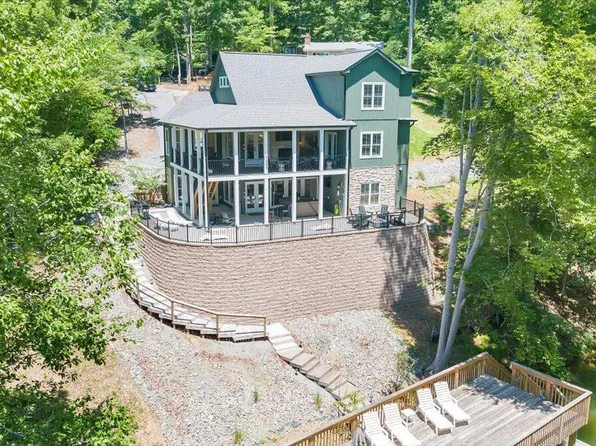 212 Driftwood Ct, Moneta, VA 24121