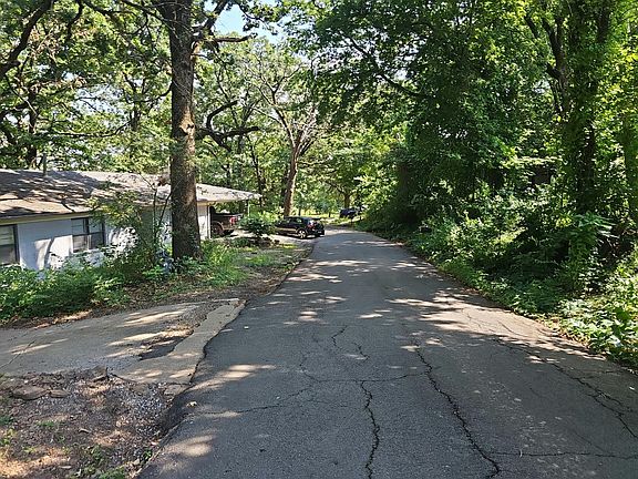 5th image of 724 Alta Vista Ave