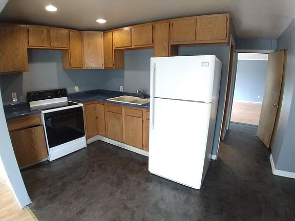 3rd image of 301 E Van Buren St #2