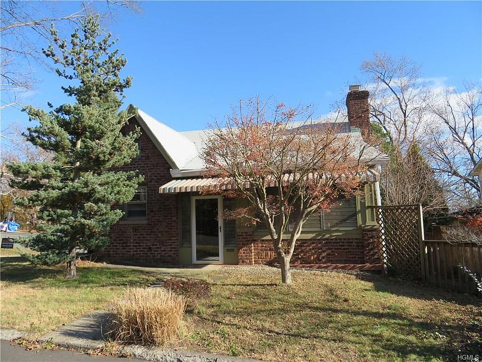 1st image of 10 Rockland Pl #1