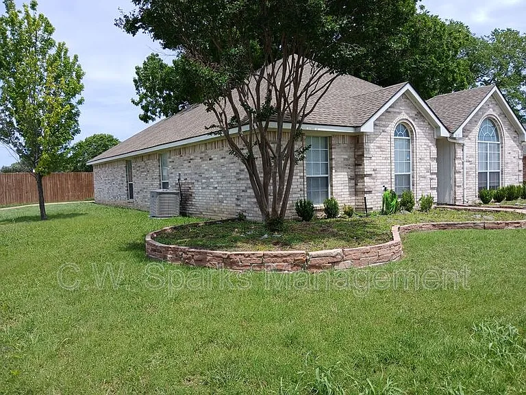 3610 Berrywood Cir — Photo 2