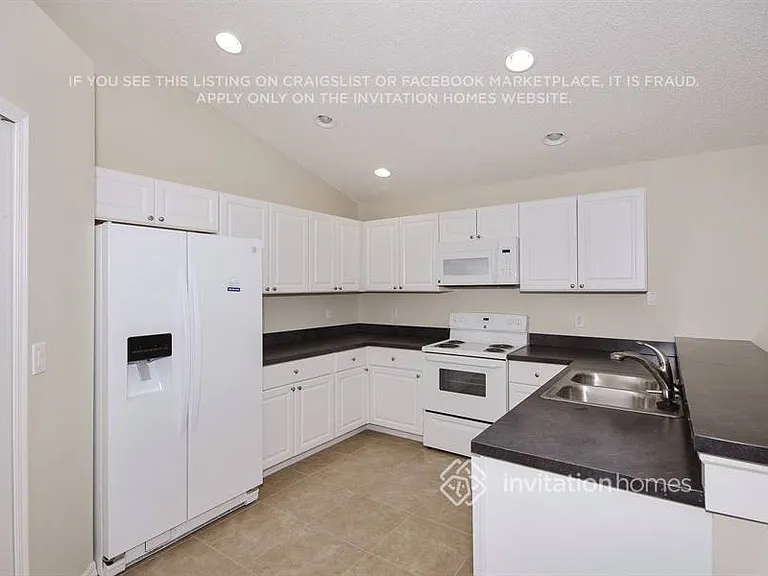 2242 Pelinion St — Photo 8