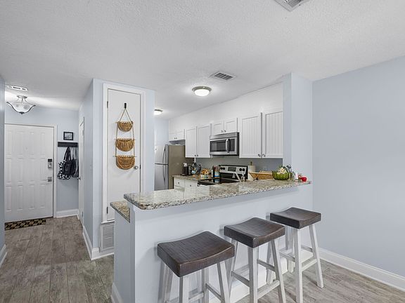 3rd image of 9 Poulton Dr E #9E