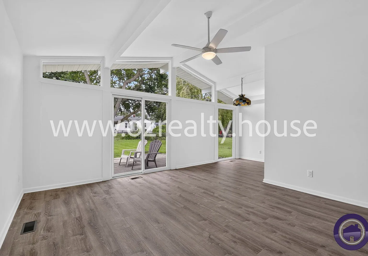 3 bed, 1.0 bath, 968 sqft, $1,595 — Photo 3