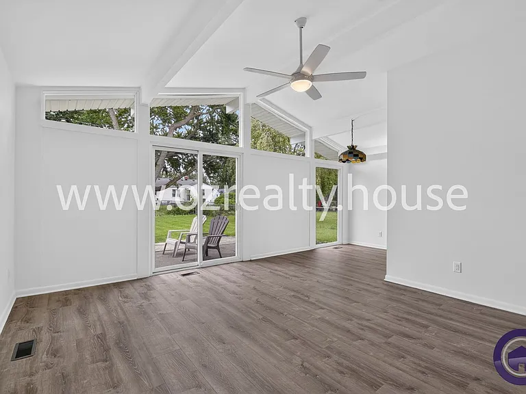 1214 Elco Ave — Photo 3