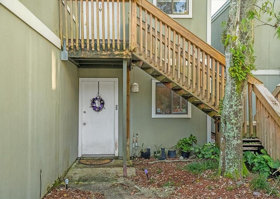 1st image of 333 NE SCOTTSDALE SQUARE #333