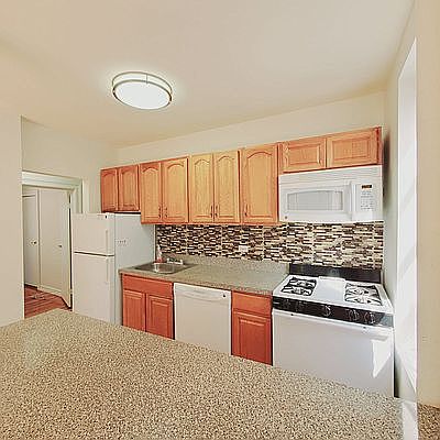 4th image of 718 W 178th St #32A
