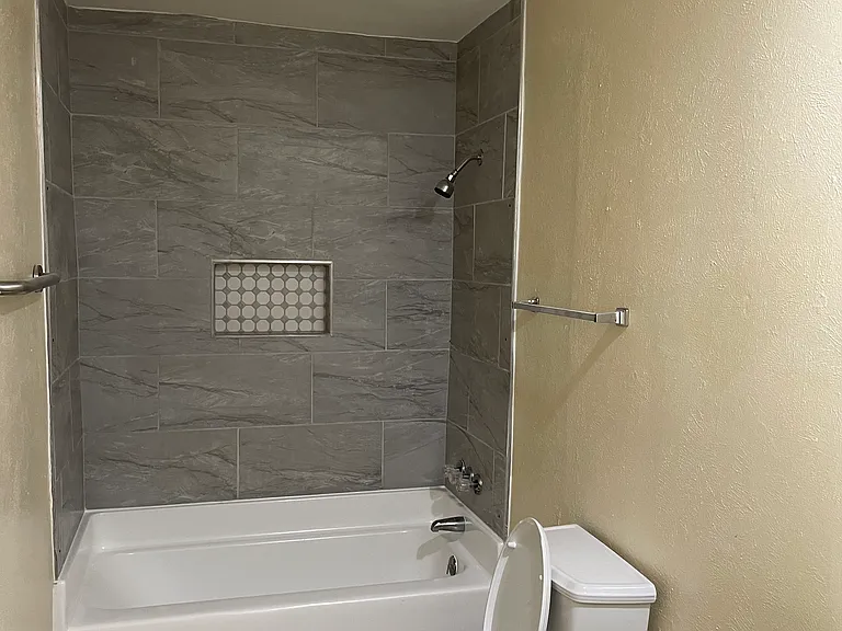 5509 Kerry Ln — Photo 2
