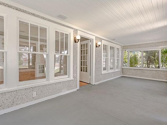 3rd image of 2485 Palmetto Ave