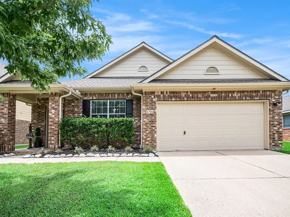 4706 Shale Dr, Baytown, TX 77521