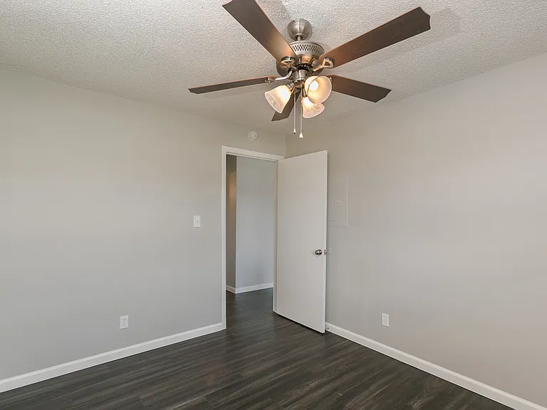 Eastview Apartments — Photo 10