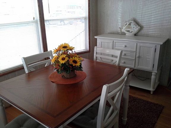 4th image of 189 Orange Manor Dr