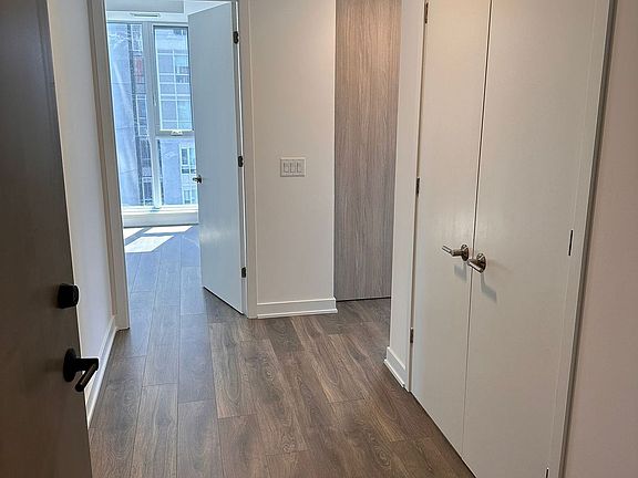 5th image of 130 Riverview St #1303