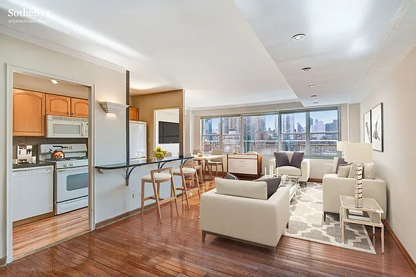 Sold by Sotheby's International Realty | media 1