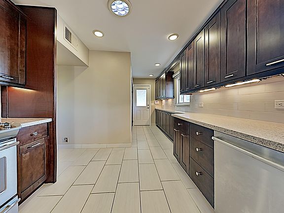 5th image of 3432 N 16th Dr