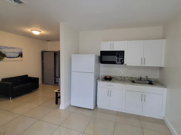 808 NW 19th St, Fort Lauderdale, FL 33311