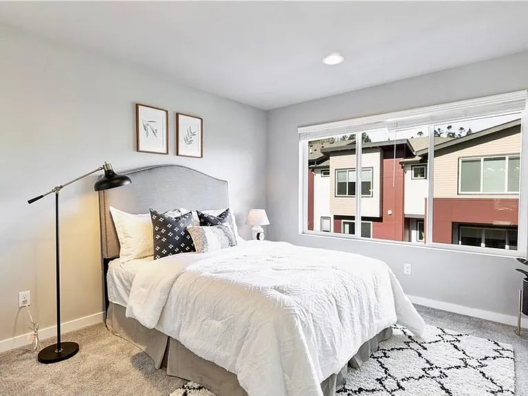 Upper-level bedroom - 3rd bedroom with its own exclusive bathroom.