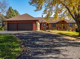 9N535 Tipi Ln, Elgin, IL 60124