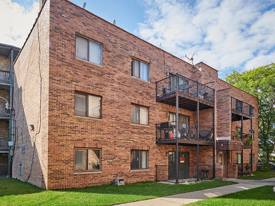 1st image of 1917 W Granville Ave APT 102
