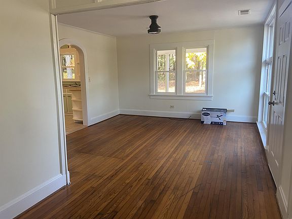 3rd image of 941 Carolina #16