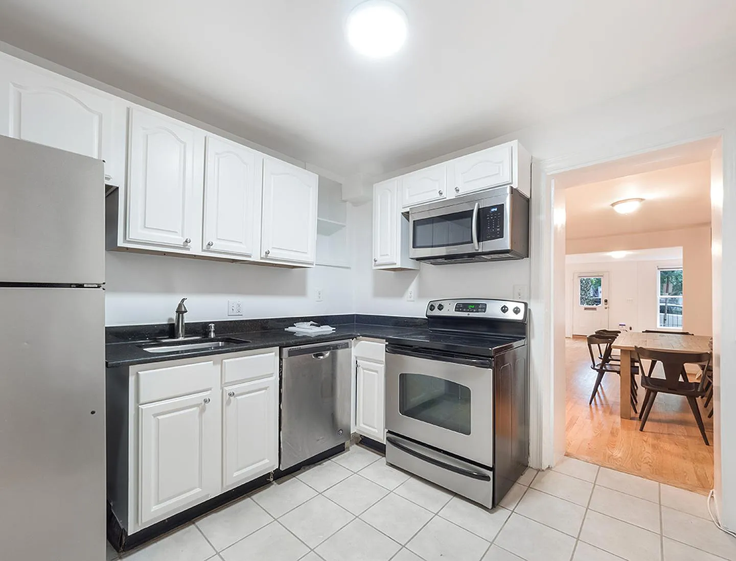 Brilliant Near Northeast home by H Street Corridor — Photo 4