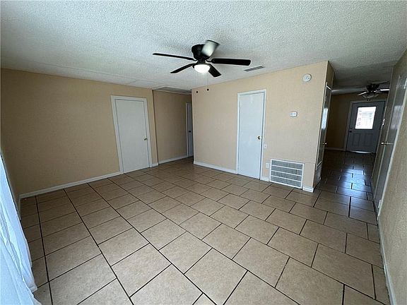 4th image of 129 Maderia Dr