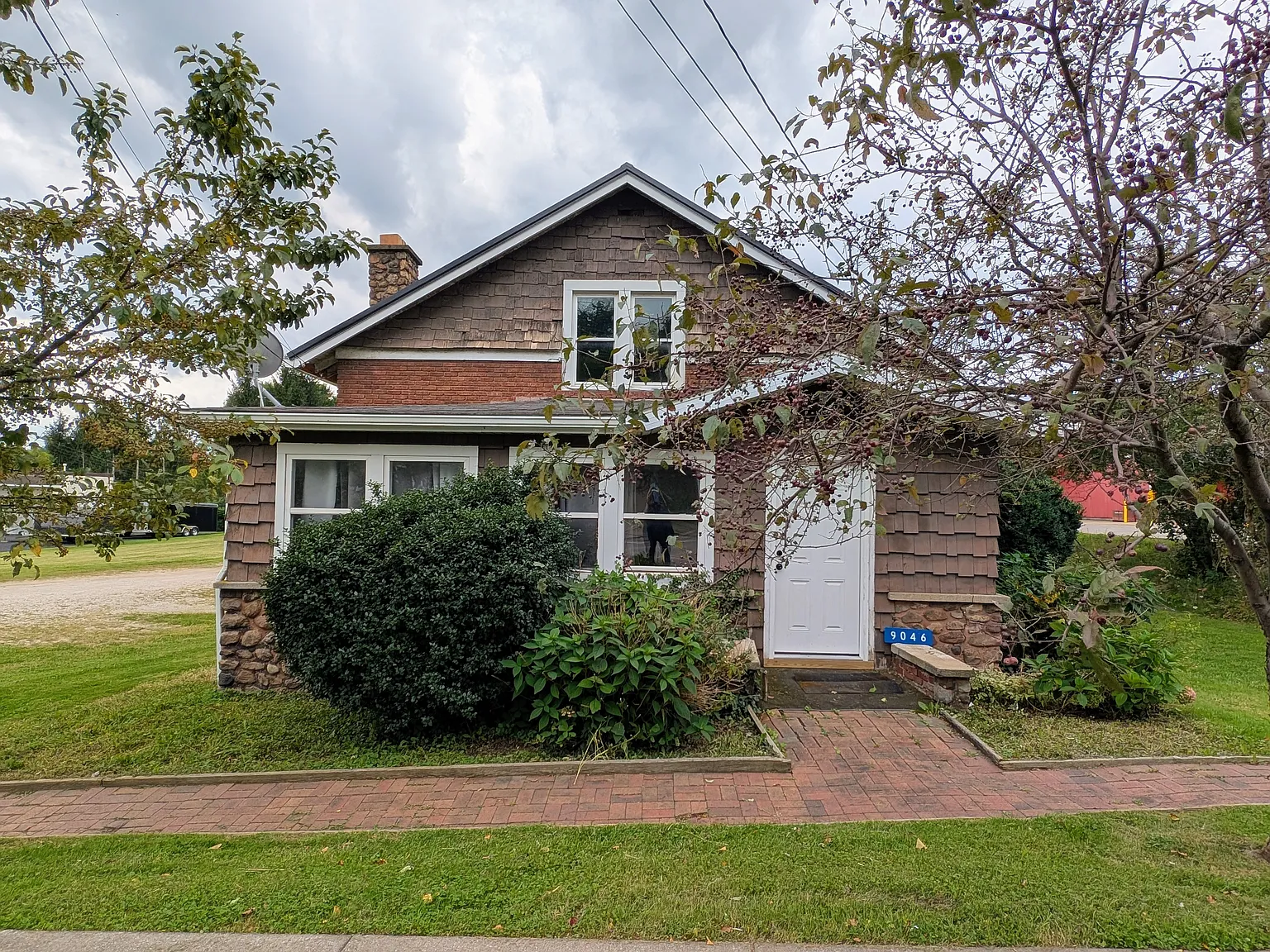 4 bed, 1.5 bath, 2262 sqft, $1,650 — Photo 1