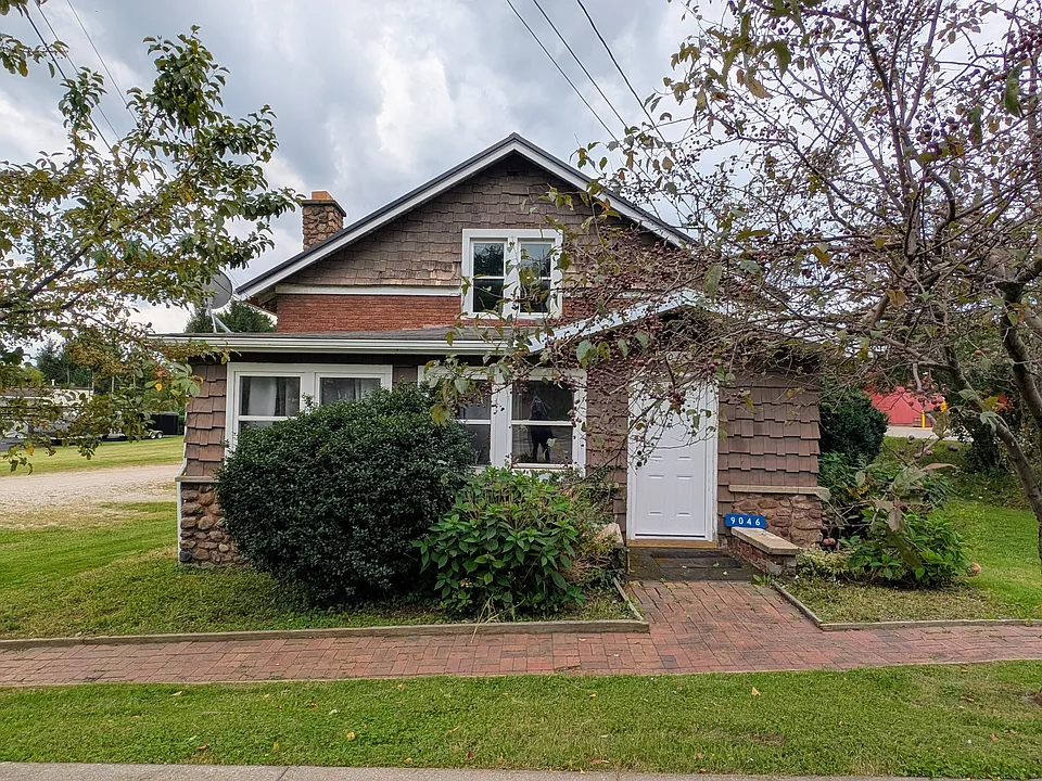 9046 Main St