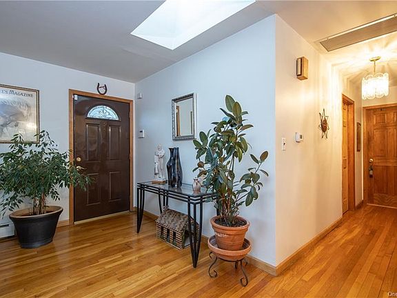 3rd image of 29 Hoke Dr