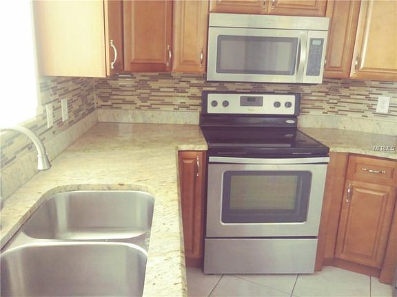 3rd image of 1025 Windbrook Dr