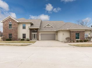 950 Applewood Ct UNIT 2, Coralville, IA 52241