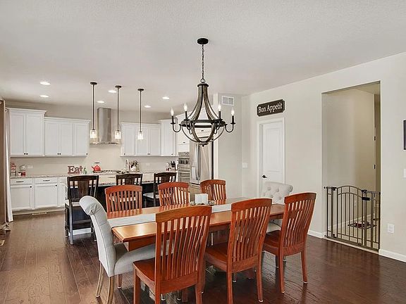 5th image of 912 McMurdo Cir