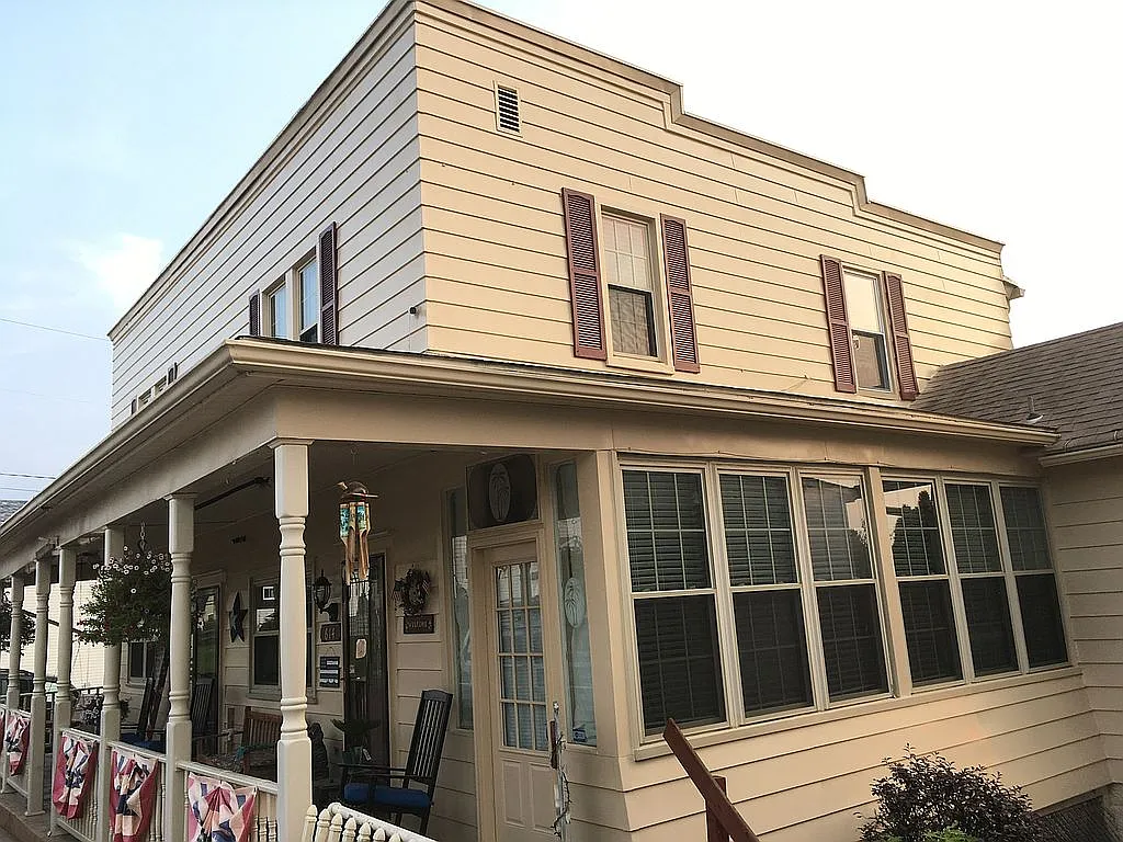 614 Grant St photo 1