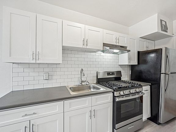 2nd image of 940-950 N Clarkson St #2